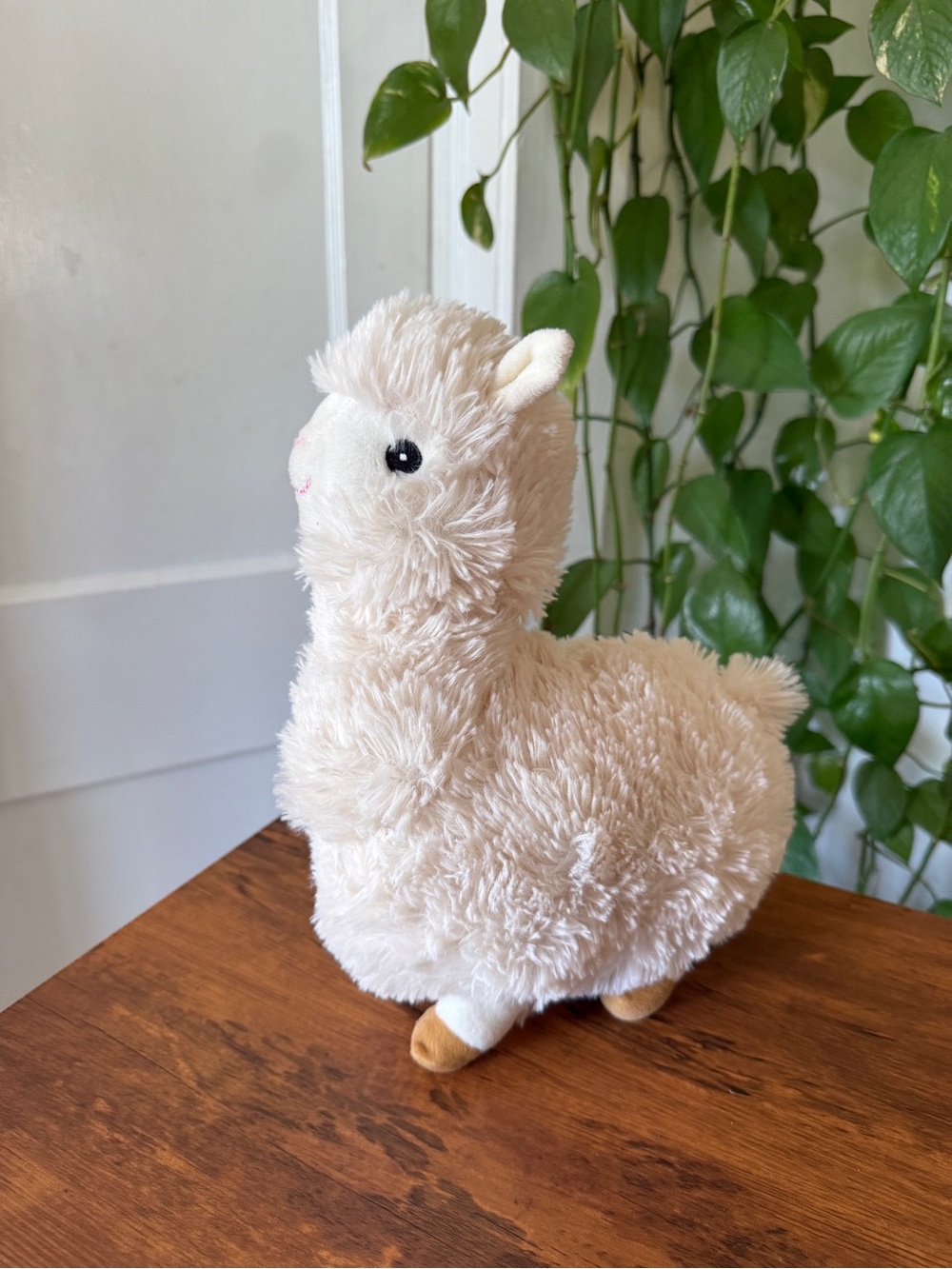 Kellytoy Beige Plush Llama Decorative Accent